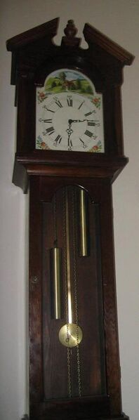 File:Grandfather clock q.jpg