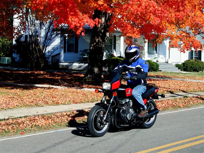 File:Honda CB700SC Night hawk red leaves.jpg