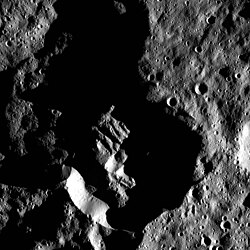 PIA20672-Ceres-DwarfPlanet-Dawn-4thMapOrbit-LAMO-image92-20160308.jpg