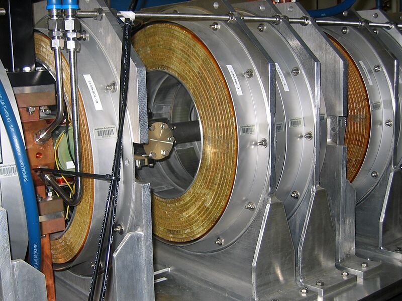 File:Aust.-Synchrotron,-RF-Cavities-of-Linac-(Bunchers),-14.06.2007.jpg