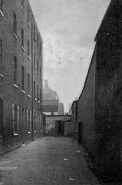 File:Courtyard of the former Marshalsea prison, 1897 (2).png