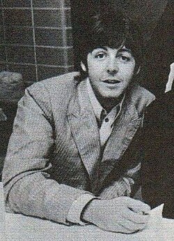 Paul McCartney in 1966 (cropped).jpg
