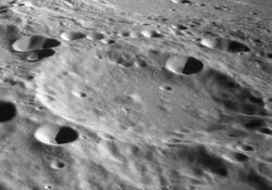 Stratton crater AS11-38-5583.jpg